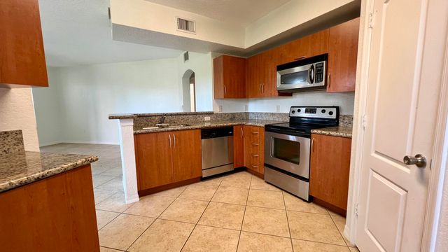 136 SW Peacock Blvd Apt 19-104 St, Port St Lucie, FL 34986