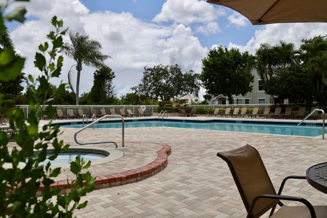 136 SW Peacock Blvd Apt 19-104 St, Port St Lucie, FL 34986