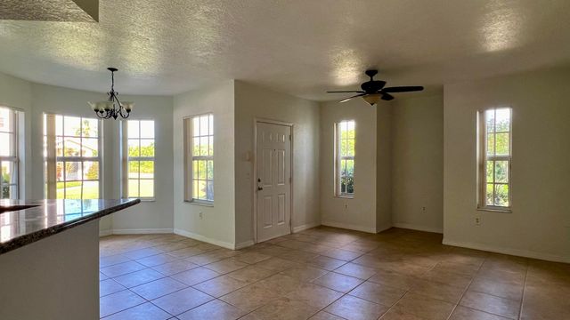 136 SW Peacock Blvd Apt 19-104 St, Port St Lucie, FL 34986