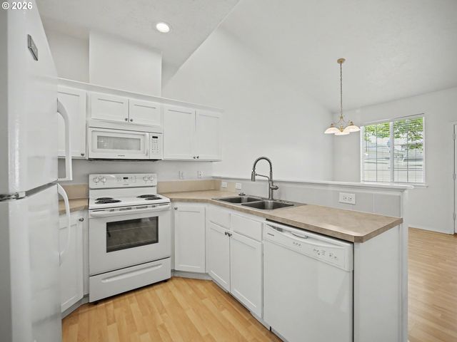 14447 Se OREGON TRAIL Dr, Clackamas, OR 97015