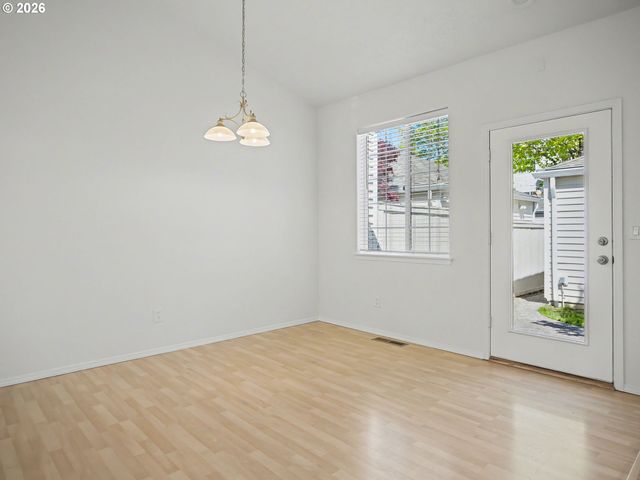 14447 Se OREGON TRAIL Dr, Clackamas, OR 97015