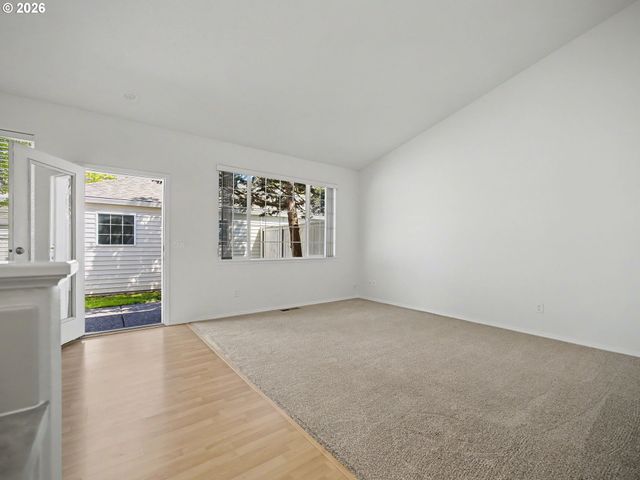 14447 Se OREGON TRAIL Dr, Clackamas, OR 97015