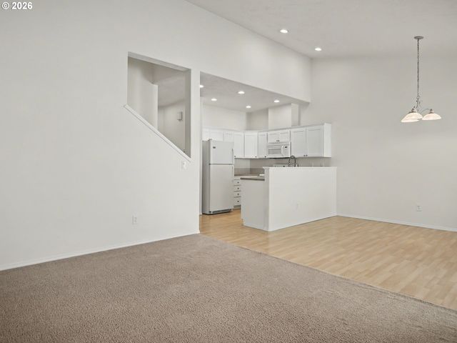 14447 Se OREGON TRAIL Dr, Clackamas, OR 97015