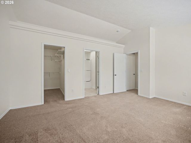 14447 Se OREGON TRAIL Dr, Clackamas, OR 97015