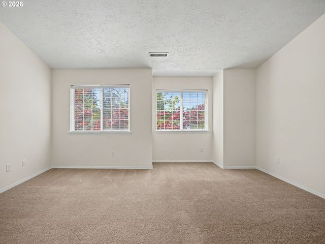 14447 Se OREGON TRAIL Dr, Clackamas, OR 97015