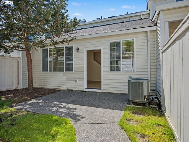 14447 Se OREGON TRAIL Dr, Clackamas, OR 97015