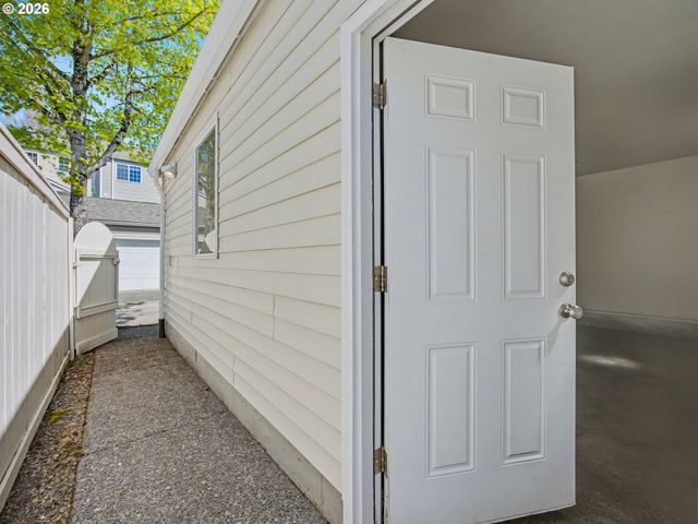 14447 Se OREGON TRAIL Dr, Clackamas, OR 97015