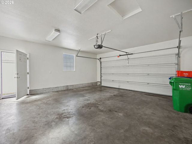 14447 Se OREGON TRAIL Dr, Clackamas, OR 97015