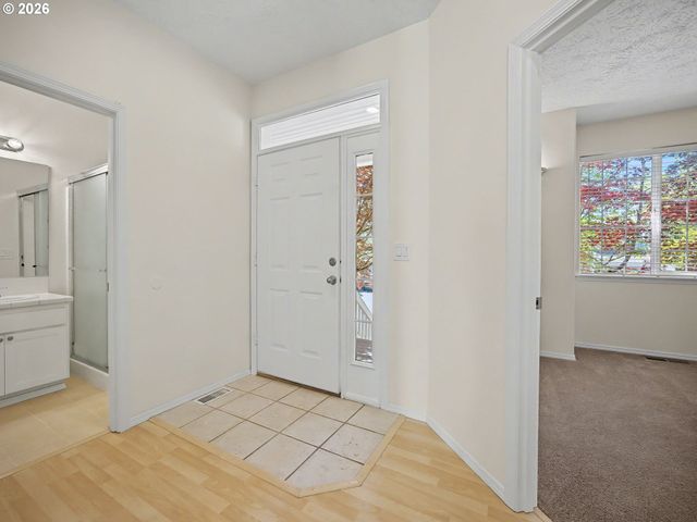 14447 Se OREGON TRAIL Dr, Clackamas, OR 97015