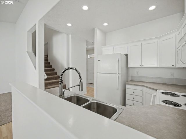 14447 Se OREGON TRAIL Dr, Clackamas, OR 97015