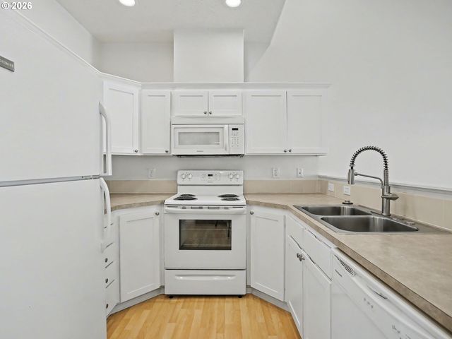 14447 Se OREGON TRAIL Dr, Clackamas, OR 97015