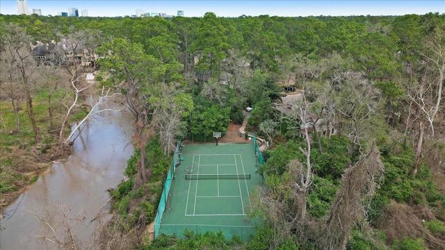 201 Vanderpool Lane 130, Houston, TX 77024