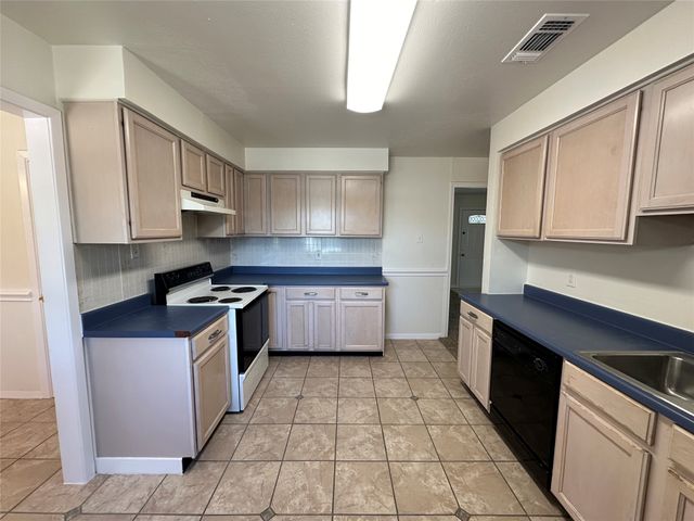 237 Arthur Drive, Hurst, TX 76053