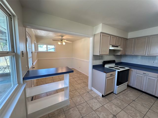 237 Arthur Drive, Hurst, TX 76053