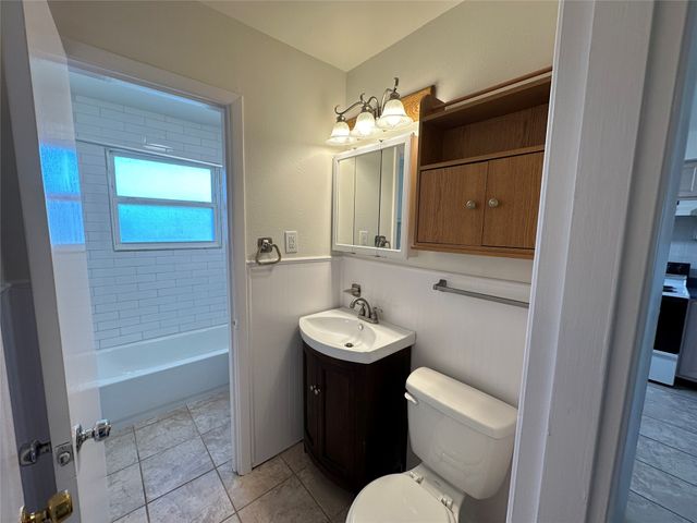 237 Arthur Drive, Hurst, TX 76053