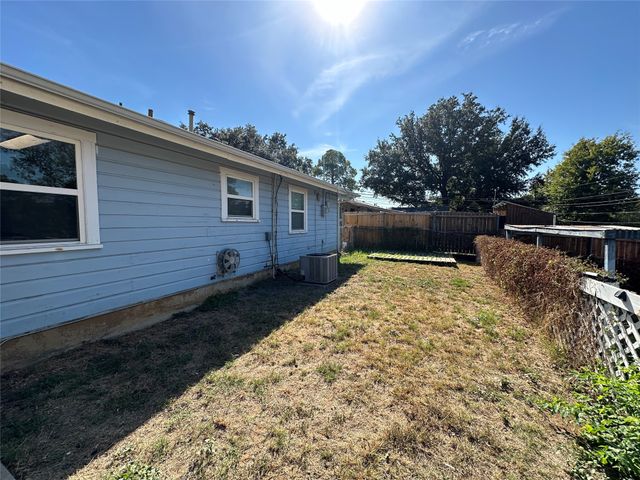 237 Arthur Drive, Hurst, TX 76053