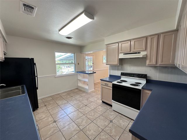 237 Arthur Drive, Hurst, TX 76053