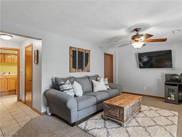 408 Abbyshire Road, Akron, OH 44319