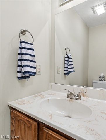 408 Abbyshire Road, Akron, OH 44319