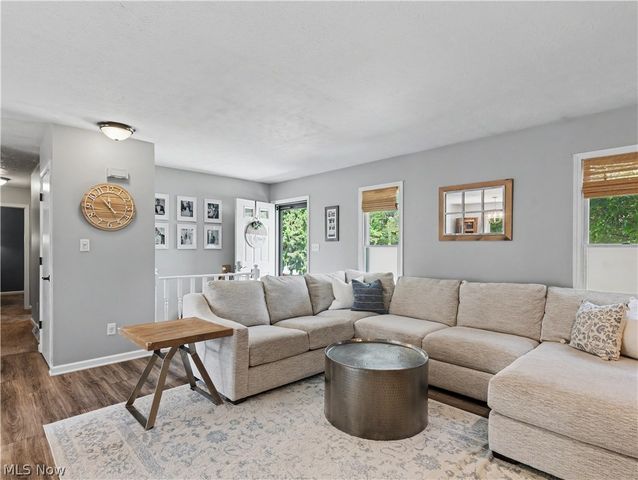 408 Abbyshire Road, Akron, OH 44319
