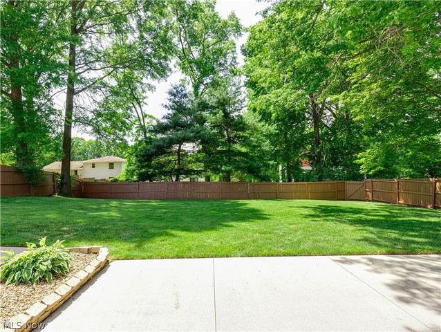408 Abbyshire Road, Akron, OH 44319