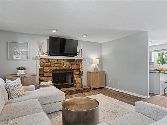408 Abbyshire Road, Akron, OH 44319
