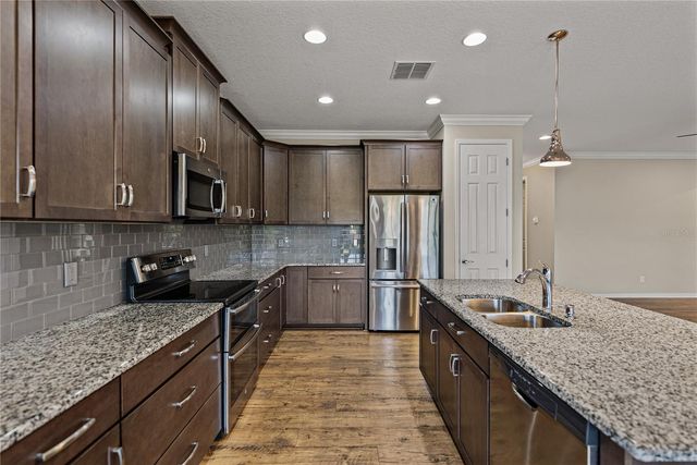 19493 LEONARD ROAD, Lutz, FL 33558