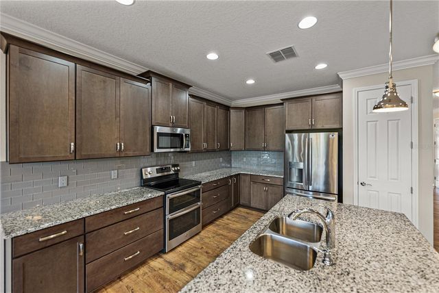 19493 LEONARD ROAD, Lutz, FL 33558