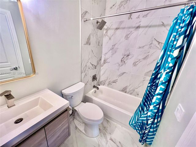 450 NE 2nd Ave 5, Fort Lauderdale, FL 33301