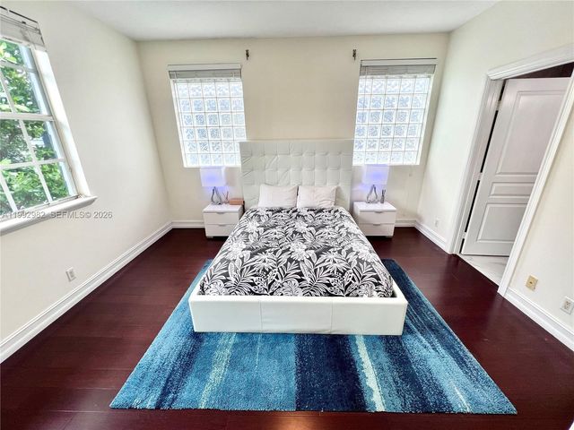 450 NE 2nd Ave 5, Fort Lauderdale, FL 33301