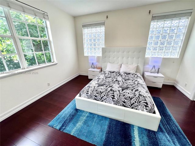 450 NE 2nd Ave 5, Fort Lauderdale, FL 33301