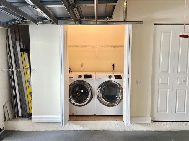 450 NE 2nd Ave 5, Fort Lauderdale, FL 33301