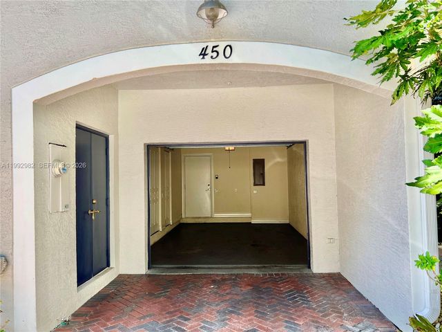 450 NE 2nd Ave 5, Fort Lauderdale, FL 33301