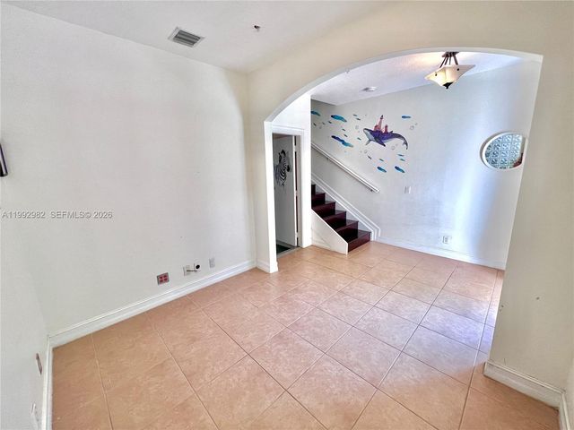 450 NE 2nd Ave 5, Fort Lauderdale, FL 33301