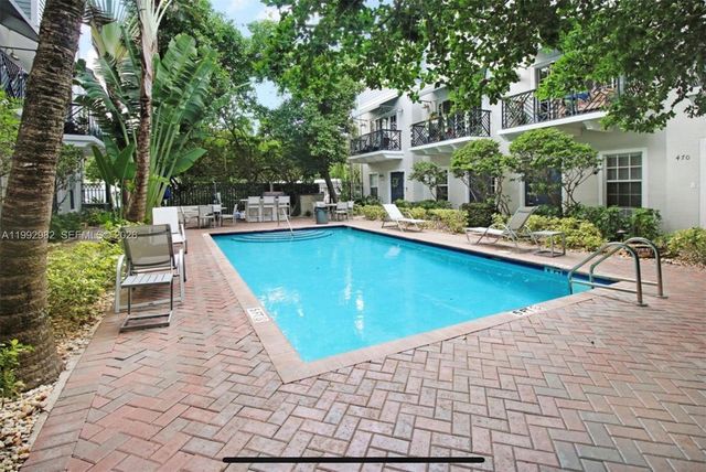 450 NE 2nd Ave 5, Fort Lauderdale, FL 33301