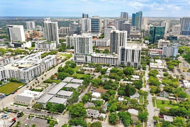 450 NE 2nd Ave 5, Fort Lauderdale, FL 33301