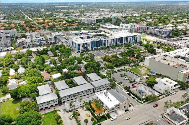 450 NE 2nd Ave 5, Fort Lauderdale, FL 33301