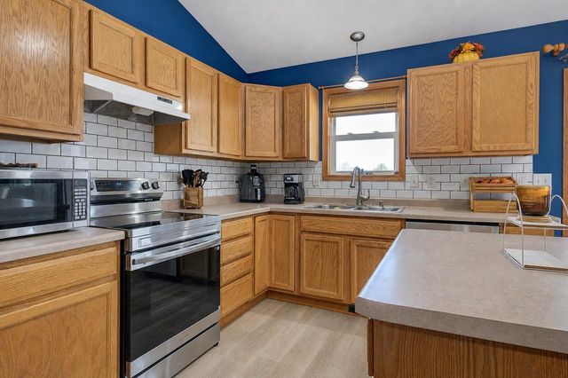 195 6th Street, Evansville, WI 53536