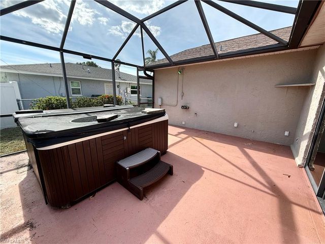 1204 SE 15th ST, Cape Coral, FL 33990