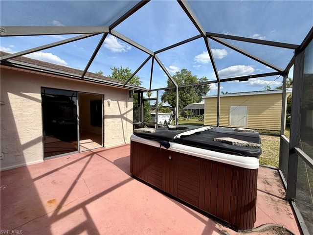 1204 SE 15th ST, Cape Coral, FL 33990