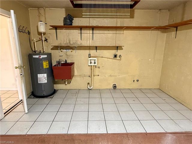 1204 SE 15th ST, Cape Coral, FL 33990