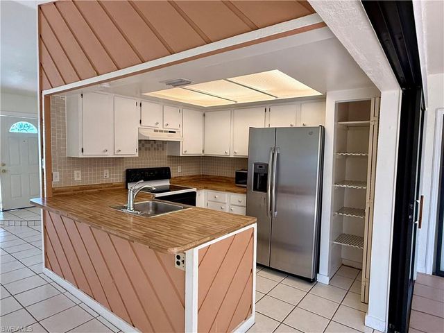 1204 SE 15th ST, Cape Coral, FL 33990