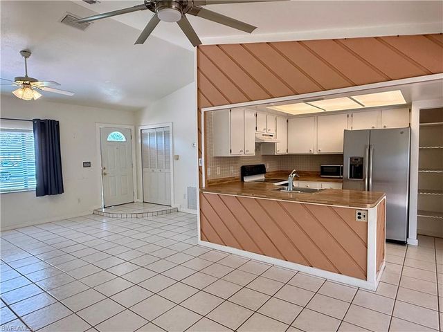 1204 SE 15th ST, Cape Coral, FL 33990