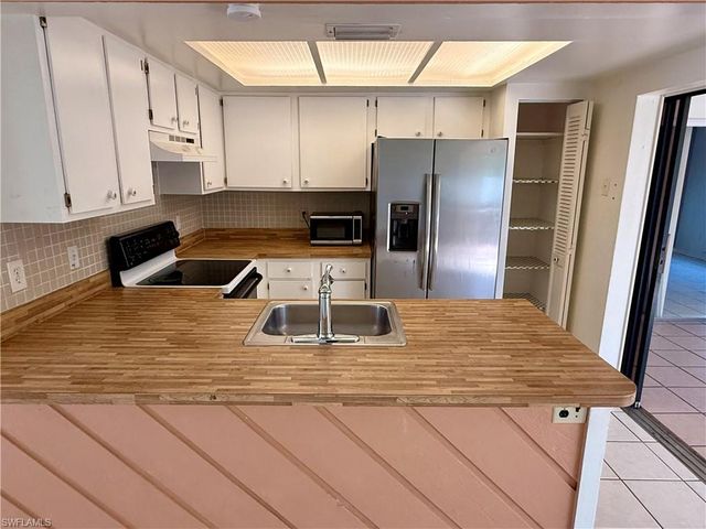 1204 SE 15th ST, Cape Coral, FL 33990