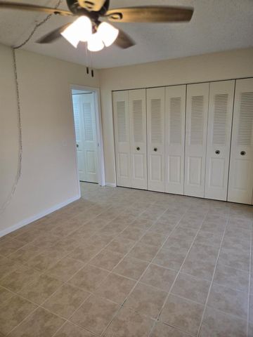 290 Chatham O, West Palm Beach, FL 33417