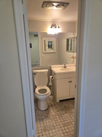 290 Chatham O, West Palm Beach, FL 33417