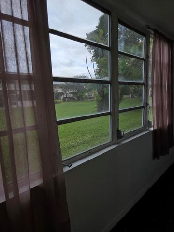 290 Chatham O, West Palm Beach, FL 33417