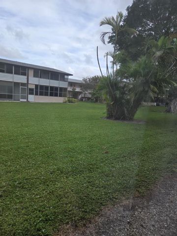 290 Chatham O, West Palm Beach, FL 33417