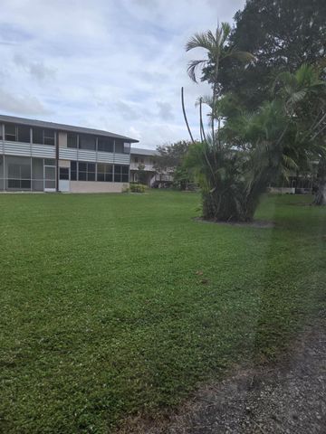 290 Chatham O, West Palm Beach, FL 33417