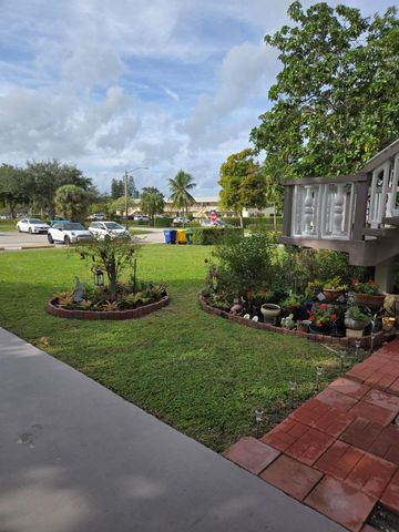 290 Chatham O, West Palm Beach, FL 33417